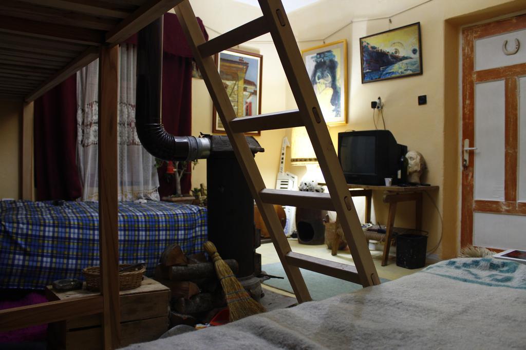 At Home Hostel Korce Eksteriør billede